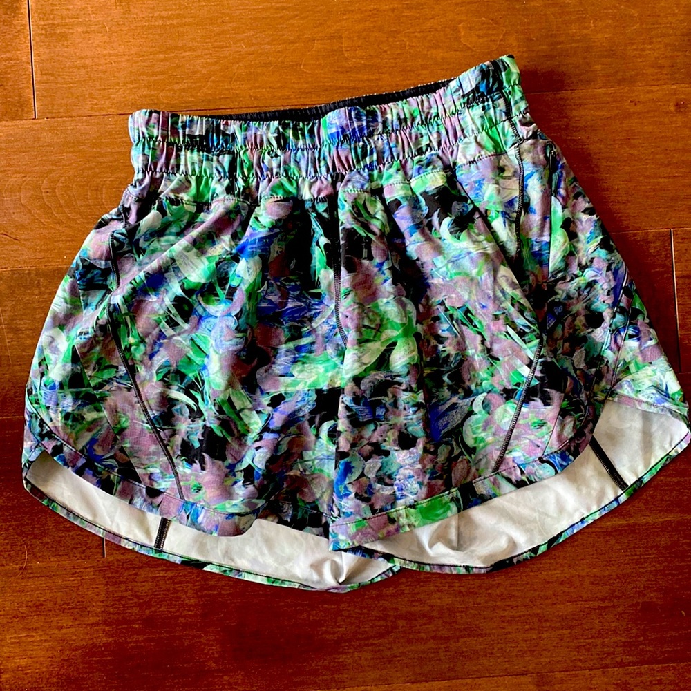 Track that high rise NEVER WORN. 5". Size 4